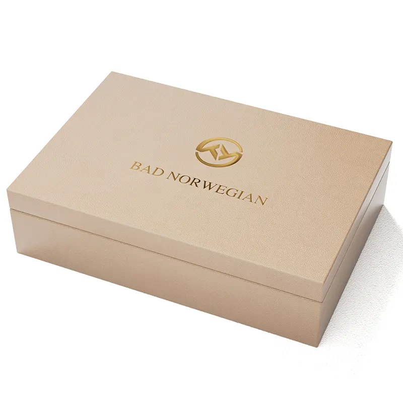 香槟色化妆品盒 烫金LOGO